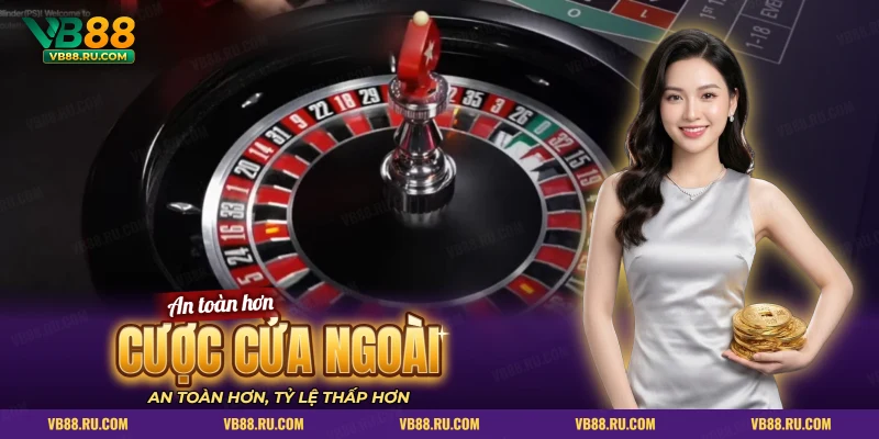 Vòng quay roulette đen đỏ nhìn từ trên xuống với các cửa cược Ngoài
